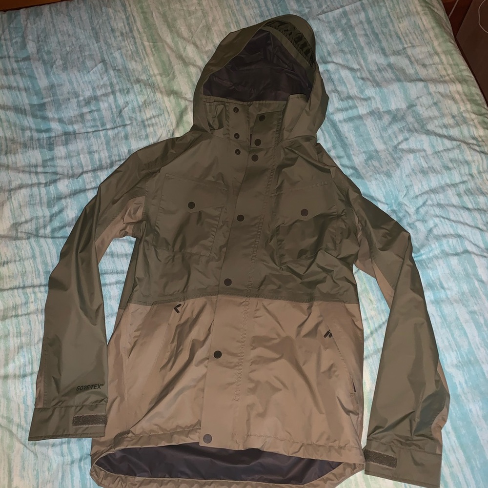 NWOT Gore-Tex shell / raincoat